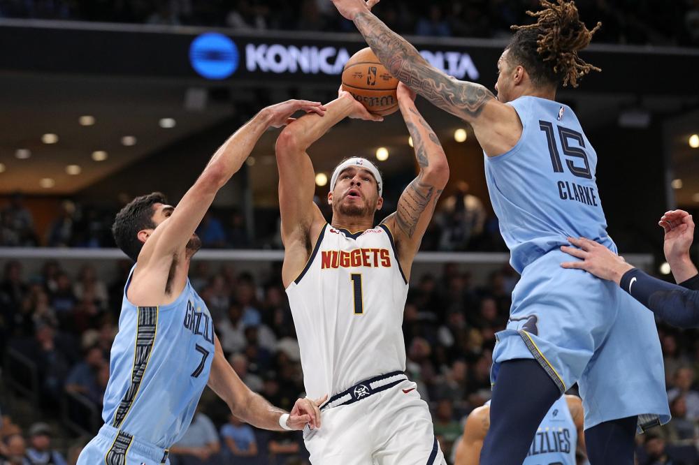 手保持了高 手保持了高